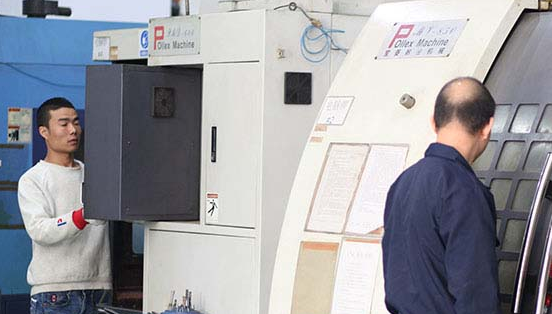 在深圳怎么選擇專業(yè)的模具開模廠呢？